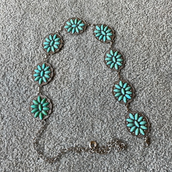 SHEIN Accessories - Concho belt